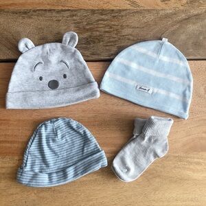 $2 Baby hats and socks, blue and gray 6-12m